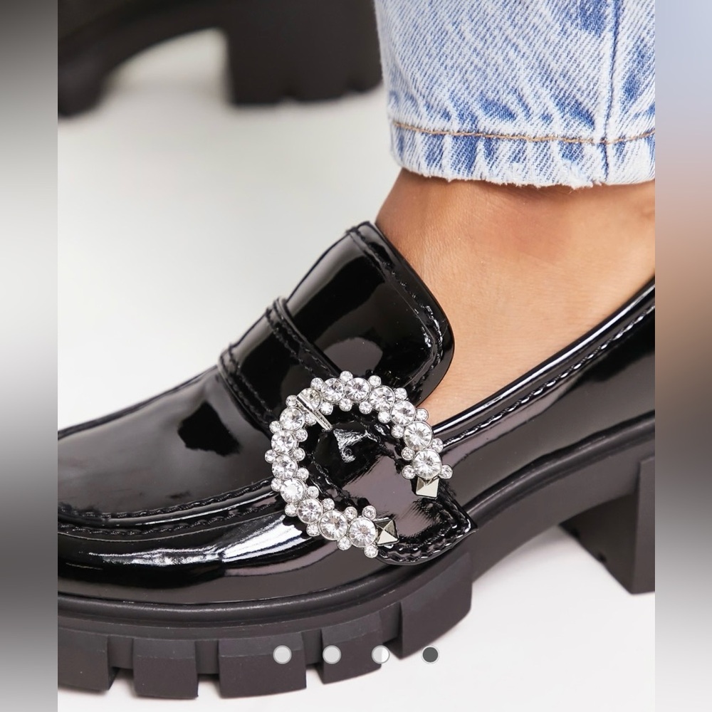 STEVE MADDEN | HAILEY EMBELLISHED BUCKLE SHOE IN BLACK PATENT LOAFER SIZE 5.5 - Picture 4 of 9